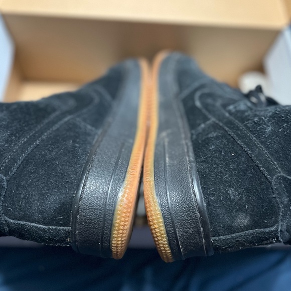 AIR FORCE 1 HIGH LV8 (GS) Size 7y - Picture 7 of 9